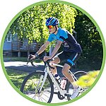 [Translate to Néerlandais:] vacancier conquis par un camping à taille humaine, moderne et écologique, avec animations et activités tout au long de la semaine.