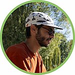 campeerder verleid door een eenvoudige en rustgevende vakantie op een kleinschalige charme camping.